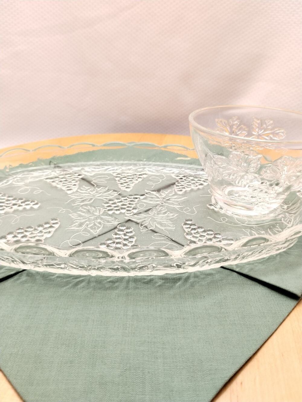 Anchor Hocking Serva-Snack Fallout Retro Style Glass Plates Cups Vintage in Box